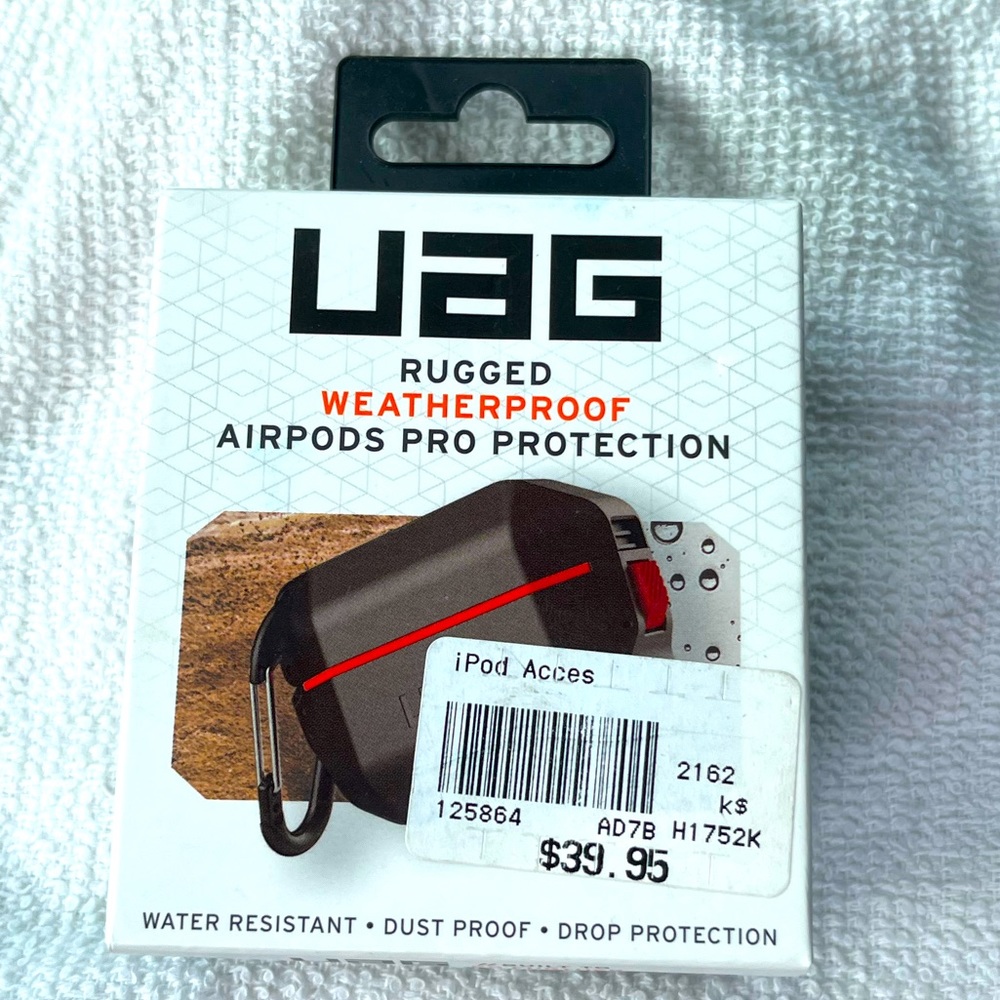 UAG HARD CASE FOR APPLE AIRPODS PRO New in box!
